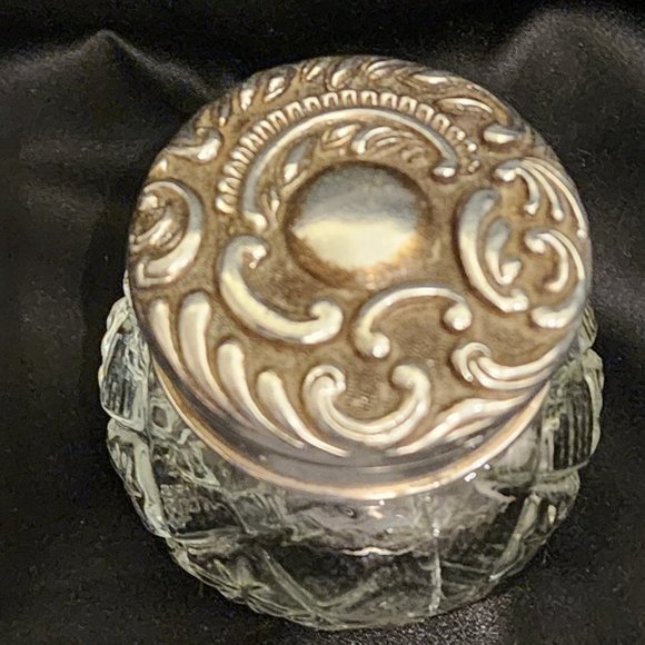 Vintage Avon Vanity Glass Jar with Silver Tone Metal Lid - Picture 2 of 8